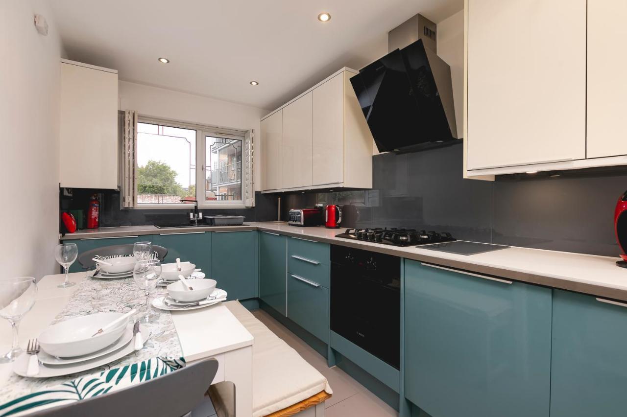 Just 20 Mins From Buckingham Palace! * Londra